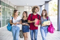 Téměř dvě třetiny mladých Čechů věří domácím univerzitám. Slováci mnohem častěji utíkají do zahraničí